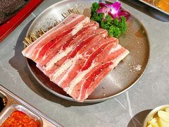 -围炉肉舍•炭烤活鳗•丹东海鲜烤肉(步行街店)