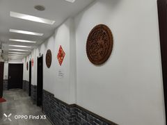 -茸梅路右拐龙虾-农家菜(松江店)