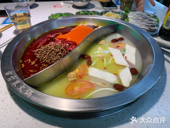 电台巷火锅(静安店)鸳鸯锅图片