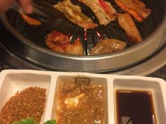 -韩宫宴炭火烤肉(中商世界里店)