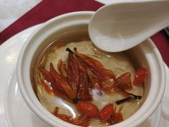 百合花炖鲜肉汁-悦湖公馆