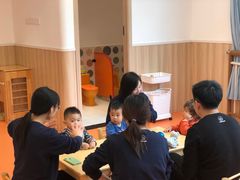 -小门牙好性格托育(北外滩中心)