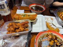 -爆炸头阿姨小四川正宗川味小吃(无任何分店)