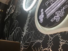 用餐区-必胜客(武汉欢乐谷店)