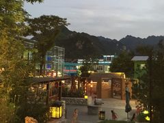 -百里峡七彩艺术小镇