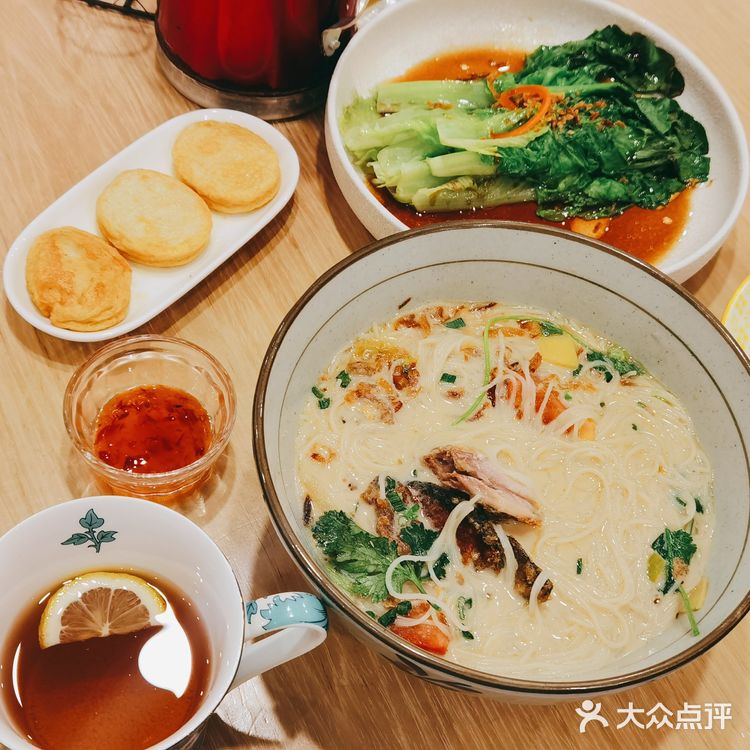 探店上海白玉兰广场拿汀太太