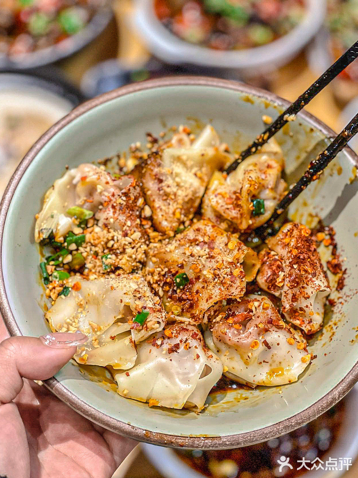 你和成都的距离只差一个付小姐☝️人均70