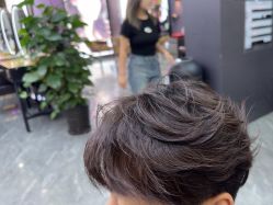 -藤野造型烫染·漂发