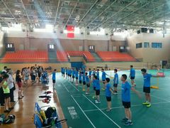 -中地华冠羽毛球俱乐部