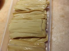 豆黄金天然鲜腐竹-清真·老门框爆肚涮肉·中华老字号(丰管路店)