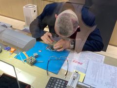 -亨得利钟表商店