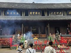 -峨眉山报国寺