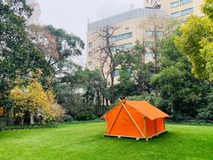 -Nathalie Djurberg与Hans Berg“牛皮纸包裹的月亮”-Prada荣宅当季展览