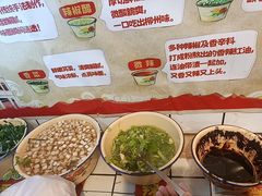 -柳州肥姨妈大骨螺蛳粉(东靖路店)