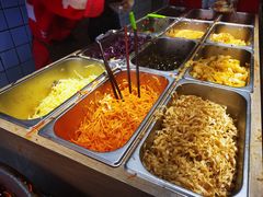 自助取餐区-三兄弟高炉烧饼