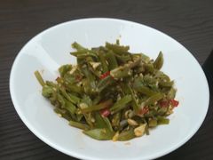 -几个木匠匠人厨房