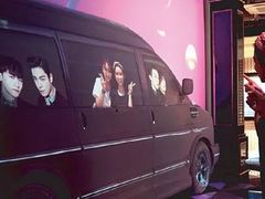 -PLAY HKPOP全息偶像演唱体验馆(威灵顿广场店)