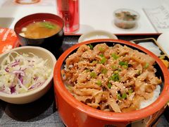 黄金松坂猪肉饭-牛邸·烧肉饭(来福士店)