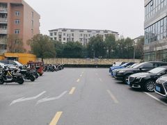 -静安大融城·停车场