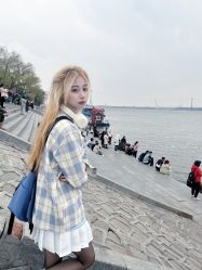 -朗峰专业美发沙龙