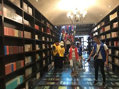 -钟书阁(松江泰晤士小镇店)