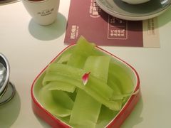 -洪氏嗨捞·广东猪肚鸡·椰子鸡火锅(西咸万象城店)