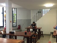 大堂-宝瑞门钉肉饼店