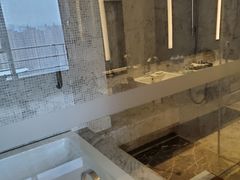 -上海虹桥西郊假日酒店