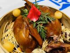 脆皮玻璃乳鸽-上座云间·青年赣菜(绿茵店)