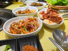 -牛信亭韩国料理·炭火烤肉(紫藤路店)