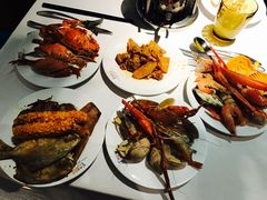 -领鲜活海鲜榴莲自助火锅(东门店)