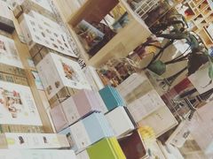 -猫的天空之城概念书店(印象城购物中心店)