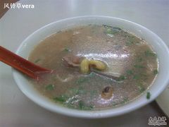 黄豆骨头汤-月亮生煎大王