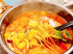 -明洞阿姨·韩式酱蟹烤肉·创意料理(三元桥店)