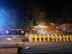 -百里峡七彩艺术小镇