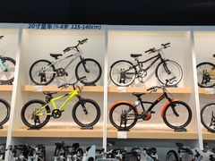 -迪卡侬(西三旗店)