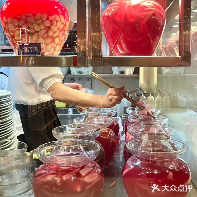 喜欢成都的理由很简单!火爆鳝鱼面算一条吧