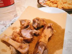 吃完都不忘拍一下的猪蹄骨-状元阁烧烤(新华路总店)