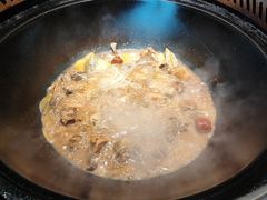 -锅老头海鲜铁锅炖