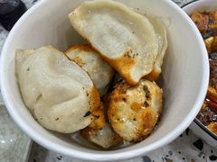 -黄阿姨锅贴大王(万航渡路店)