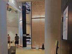 -涨巢·潮玩水疗局