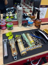 -Devilhands Barbershop男士理容店