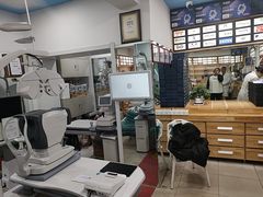 -豪门视光·星趣控·蔡司依视路眼镜代理商(中央大街店)