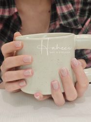 -花岐款式专研健康美甲沙龙