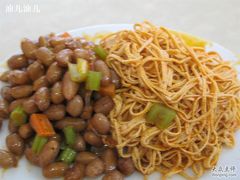 凉菜之花生米与豆腐丝-延边民俗村狗肉馆(重庆胡同店)