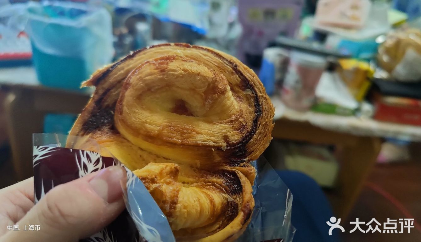 搞的每天排队排到南京路口，图里边的就是那段时间买的