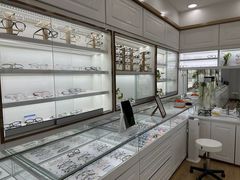 -翰佐蔡司小乐圆·依视路星趣控·暴龙眼镜折扣店