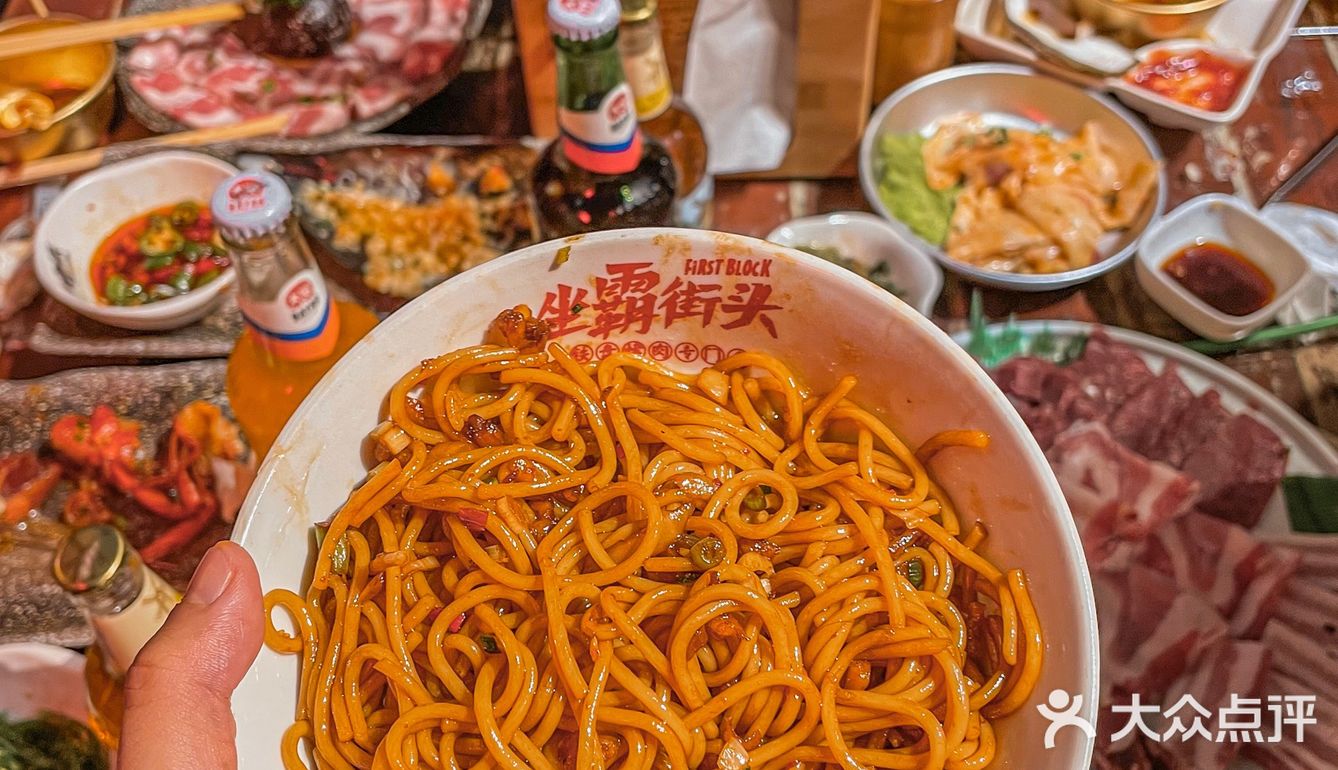 人均50的铁盘排酸肉烤肉，游戏机玩到爽