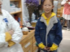 -豪门视光·星趣控·蔡司依视路眼镜代理商(中央大街店)