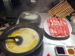 -无界釜·河豚鱼汤锅(红山动物园店)